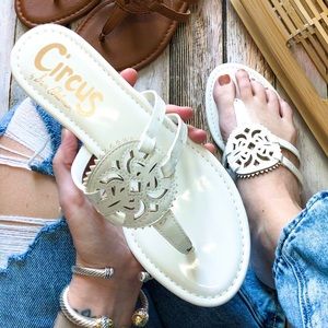 Circus by Sam Edelman White Flat Sandal size 8